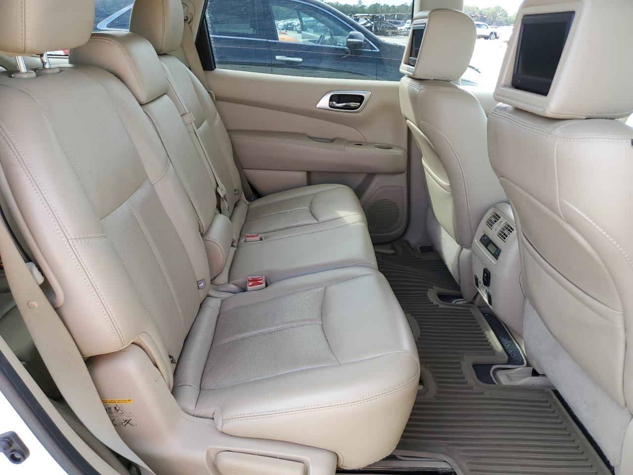 2014 Nissan Pathfinder - Image 11