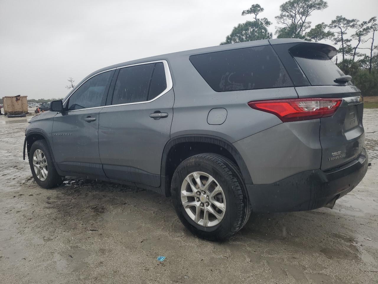 2021 Chevrolet Traverse - Image 2