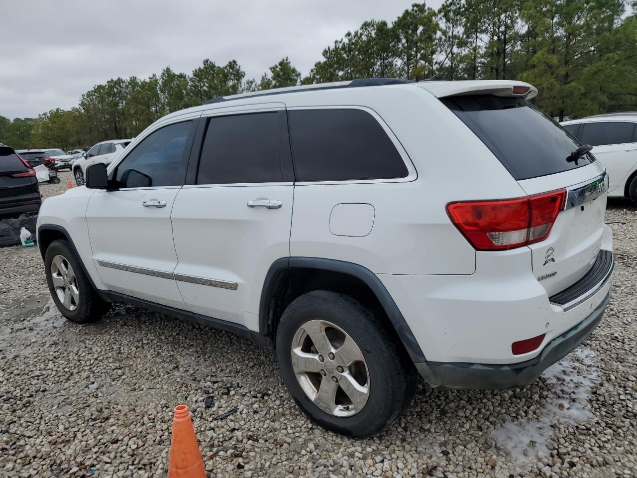 2013 Jeep Grand Cherokee - Image 2