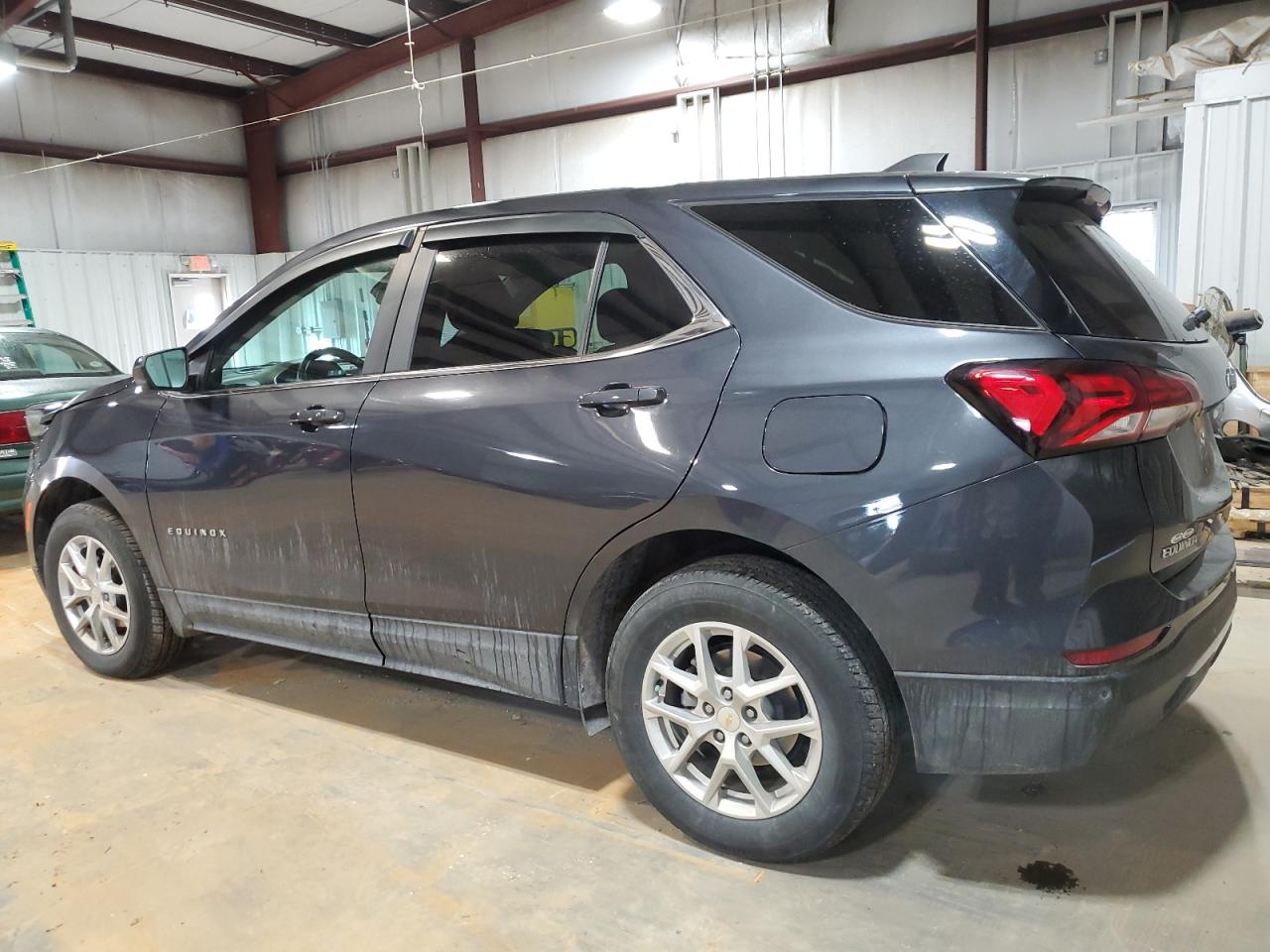 2022 Chevrolet Equinox - Image 2