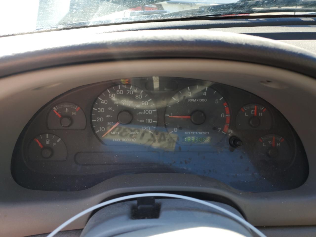 2004 Ford Mustang - Image 9