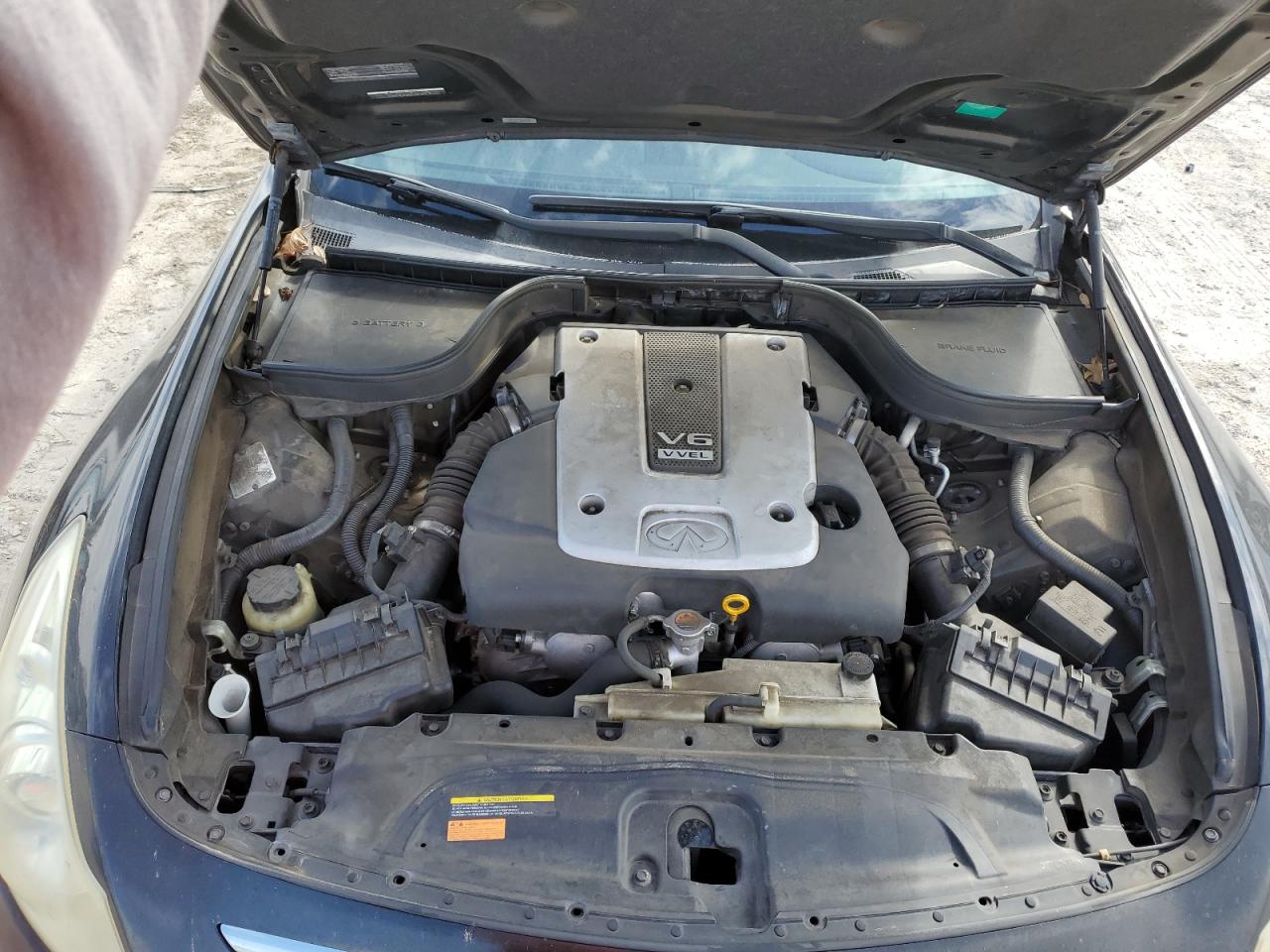 2010 Infiniti G - Image 11