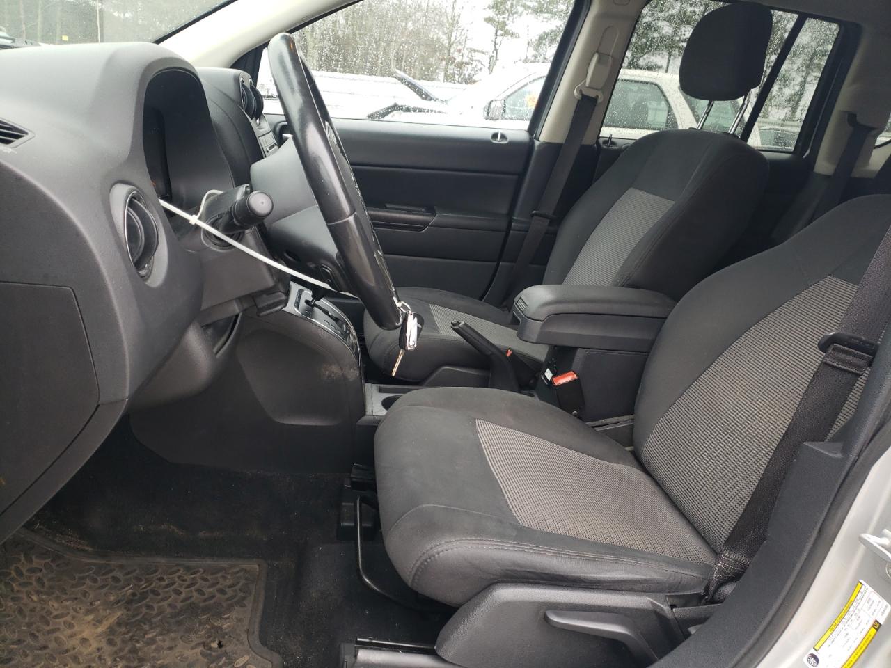2012 Jeep Compass - Image 7