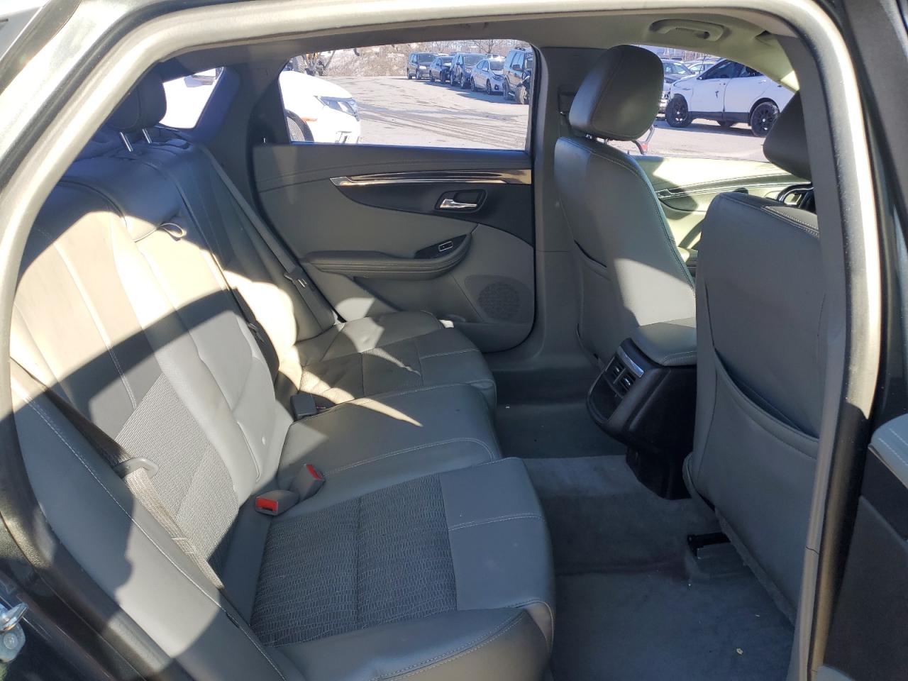 2015 Chevrolet Impala - Image 10