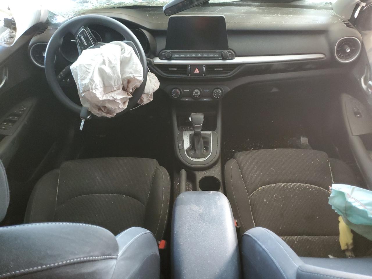 2021 Kia Forte - Image 8