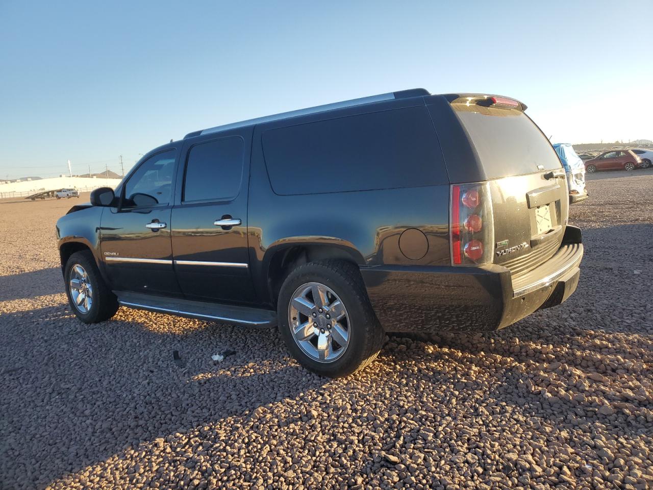2011 GMC Yukon - Image 2
