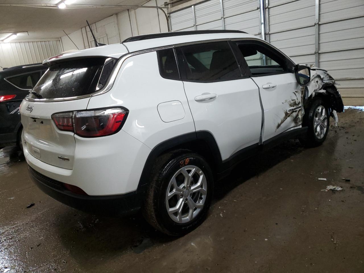 VIN 3C4NJDBN7RT132787 2024 JEEP COMPASS no.3