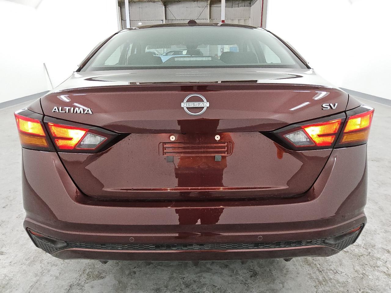 2024 Nissan Altima - Image 6