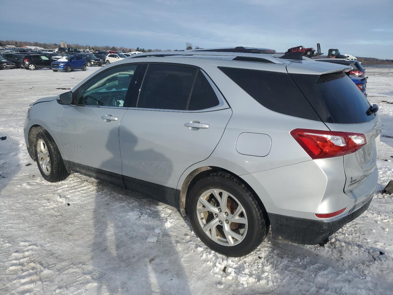 2018 Chevrolet Equinox - Image 2