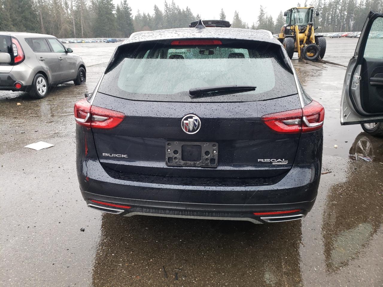 2018 Buick Regal - Image 6