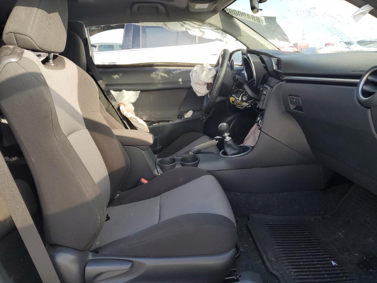 2014 Toyota tC - Image 7