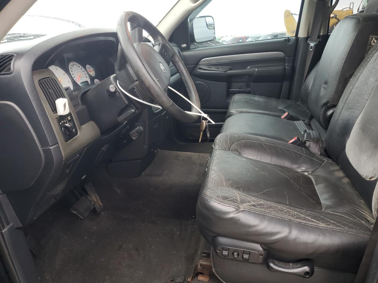 2004 Dodge RAM - Image 7