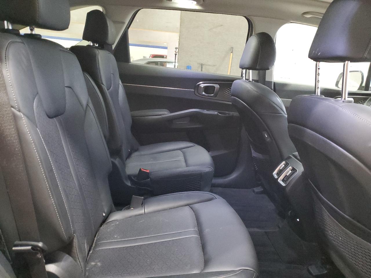 2021 Kia Sorento - Image 11