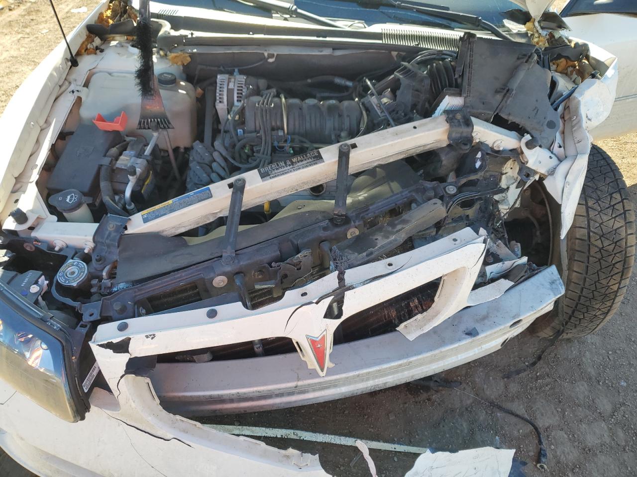 2005 Pontiac Bonneville - Image 12