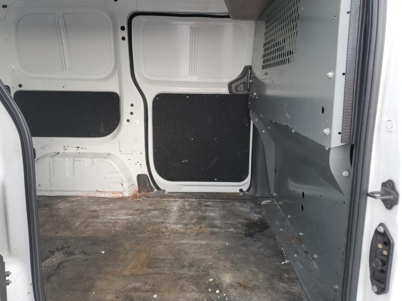 2018 Nissan NV - Image 11