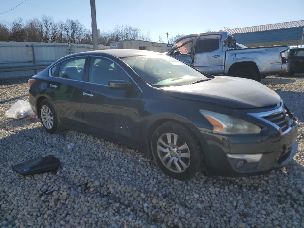 2015 Nissan Altima - Image 4