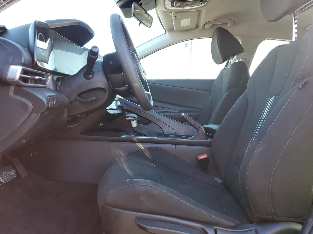 2024 Hyundai Elantra - Image 7