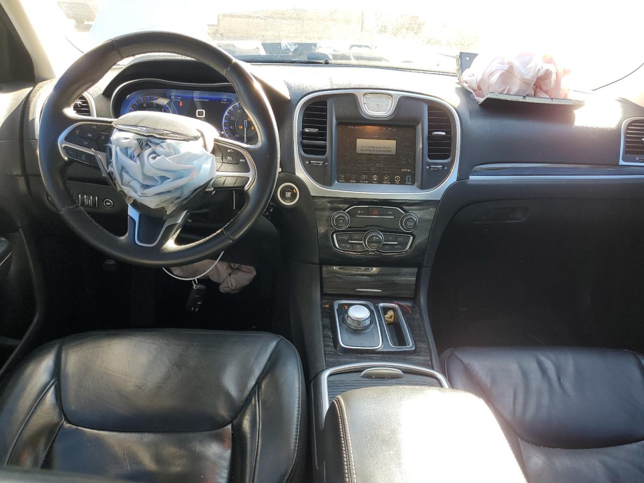2016 Chrysler 300 - Image 8