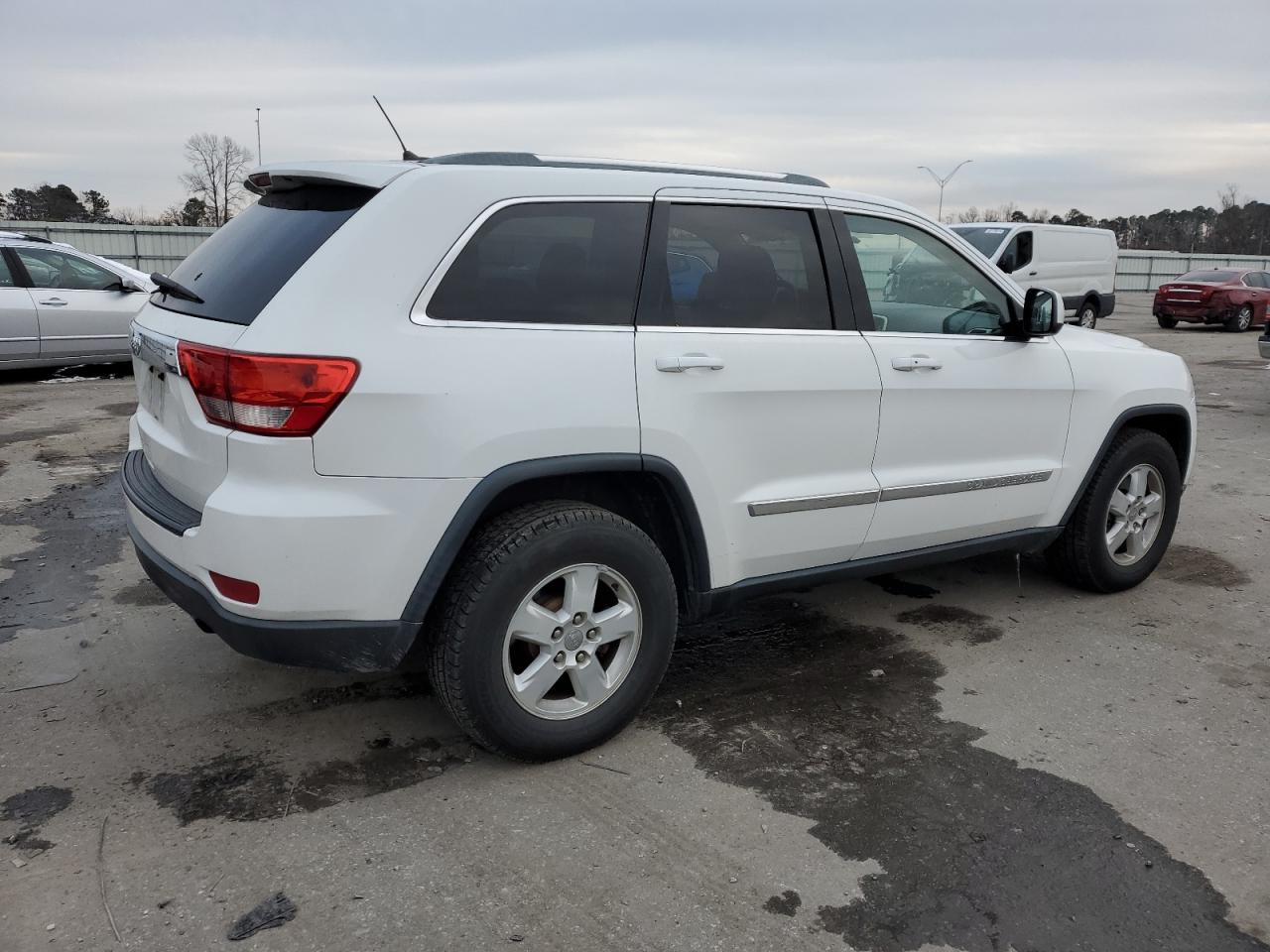 2013 Jeep Grand Cherokee - Image 3