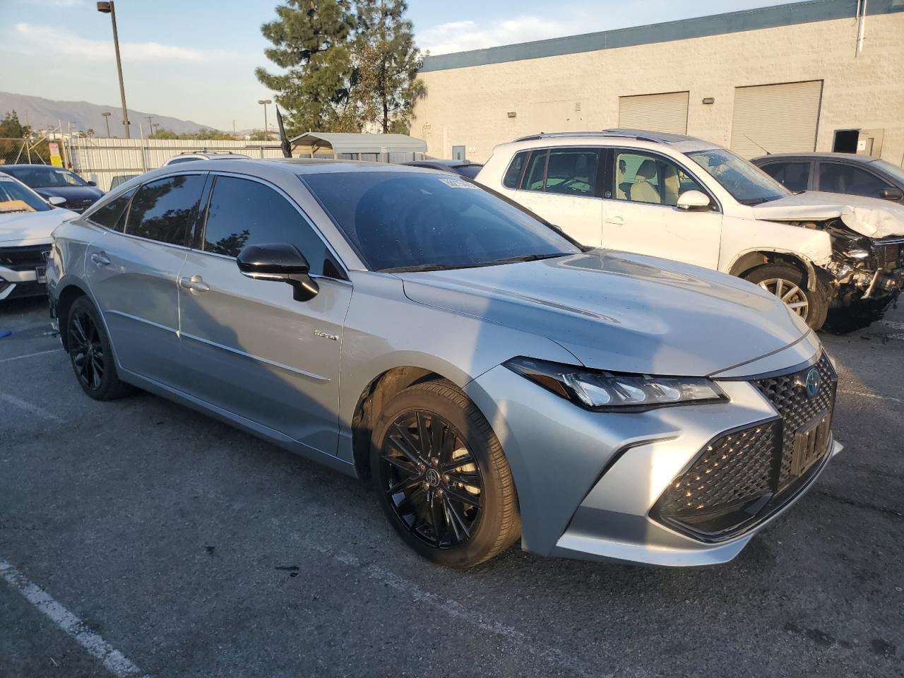 2021 Toyota Avalon - Image 4