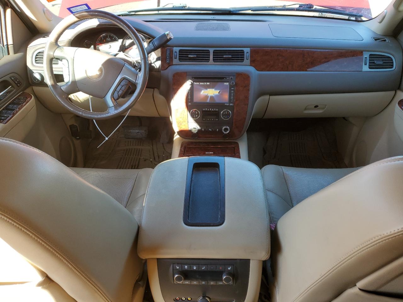 2014 Chevrolet Suburban - Image 8