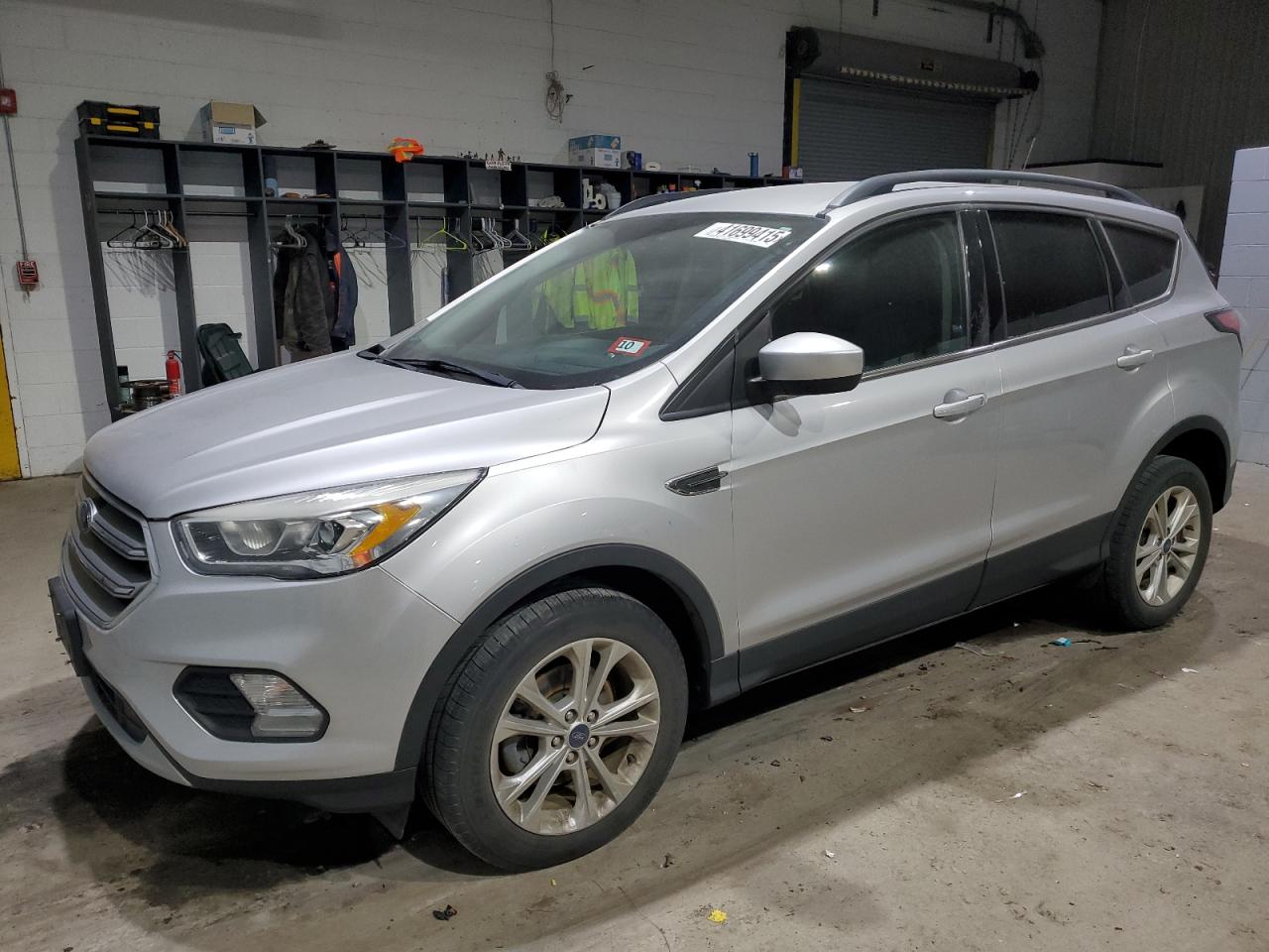 VIN 1FMCU0GD6HUA36768 2017 FORD ESCAPE no.1