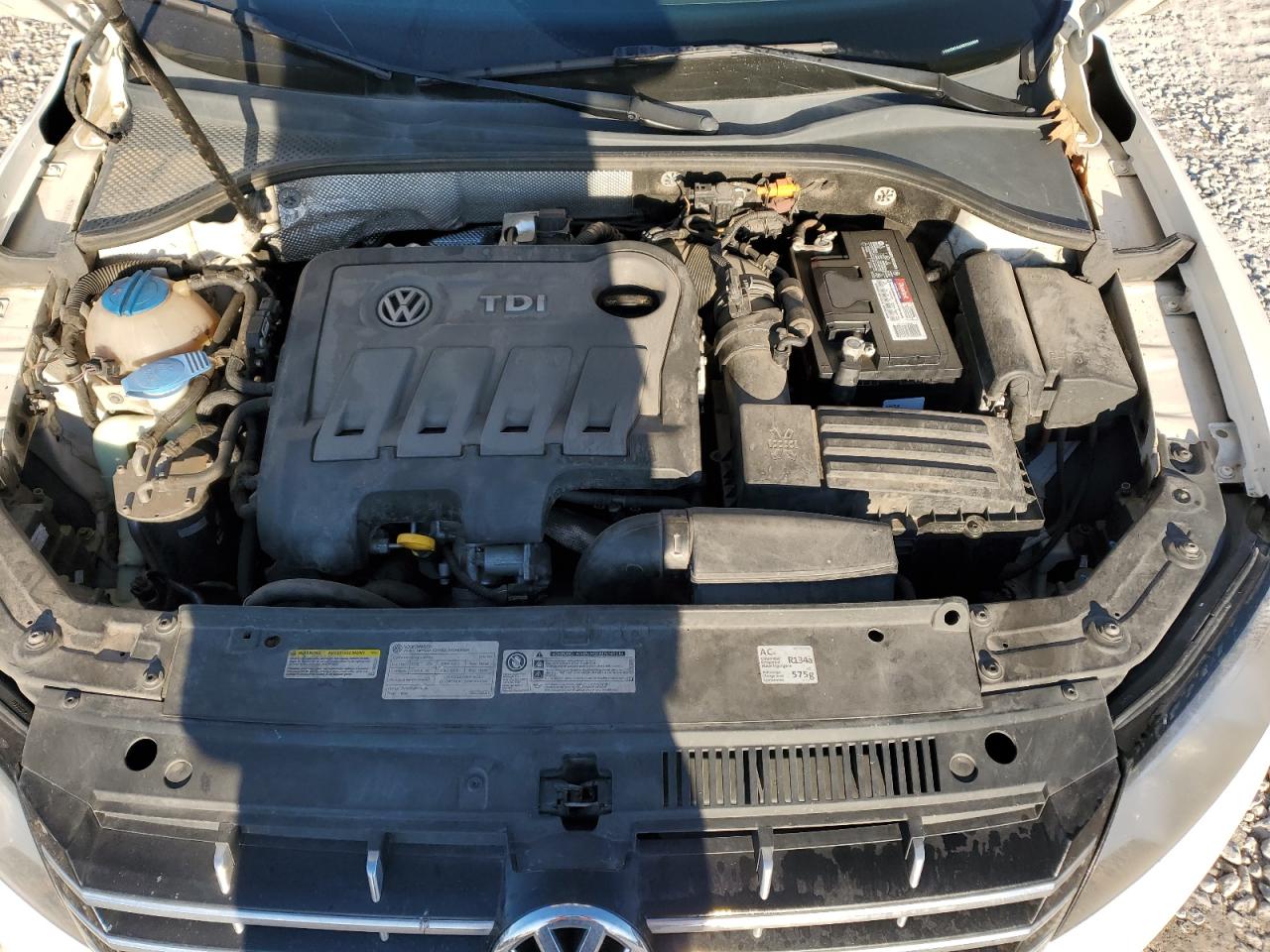 2014 Volkswagen Passat - Image 13