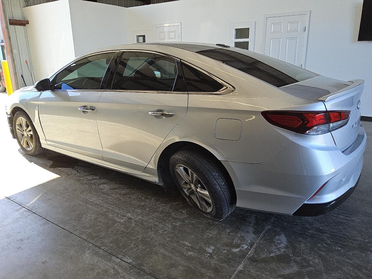 2018 Hyundai Sonata - Image 2