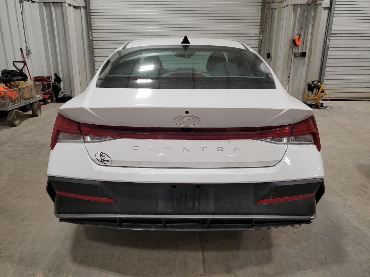 2024 Hyundai Elantra - Image 6