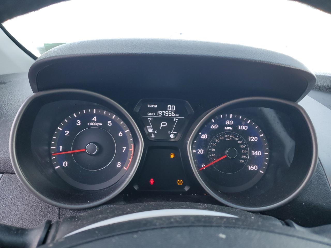 2013 Hyundai Elantra - Image 9