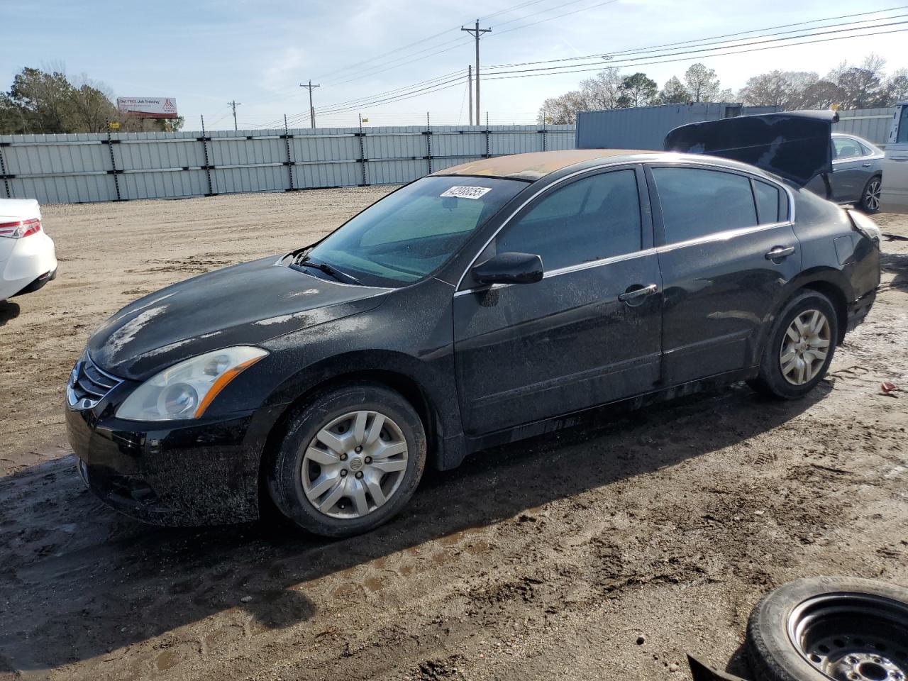 2010 Nissan Altima - Image 1