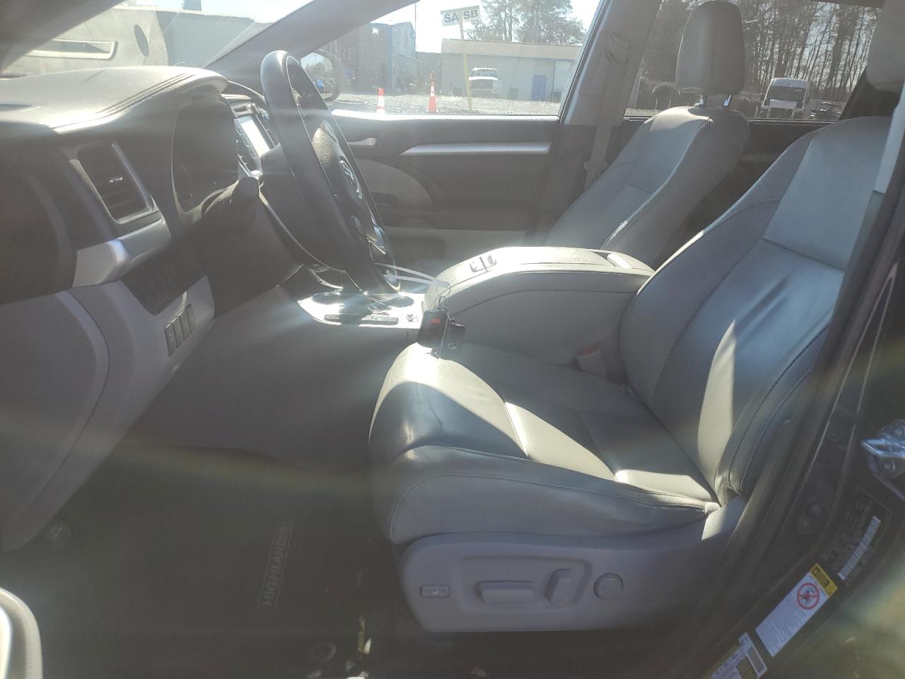 2016 Toyota Highlander - Image 7