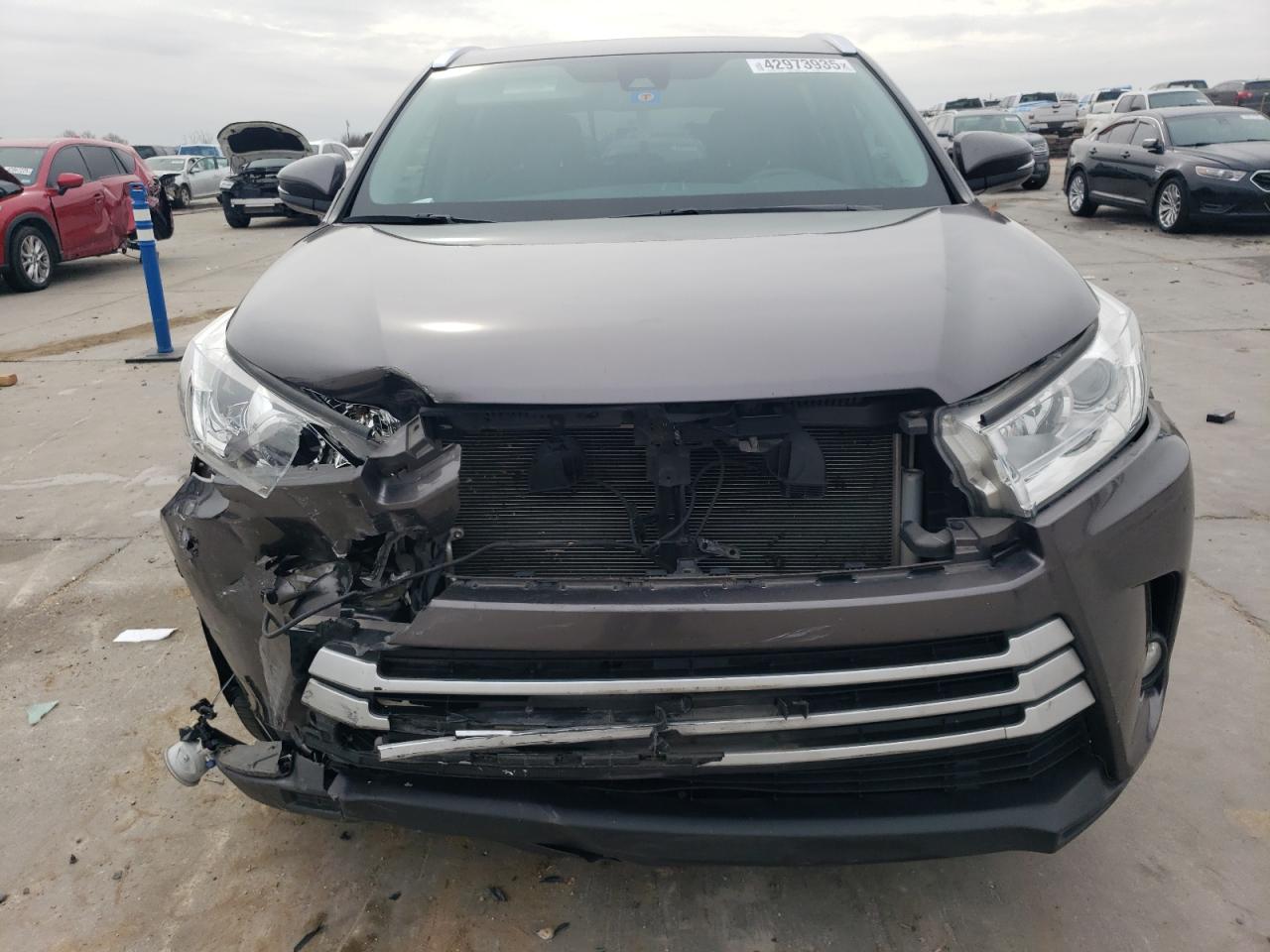 2019 Toyota Highlander - Image 5