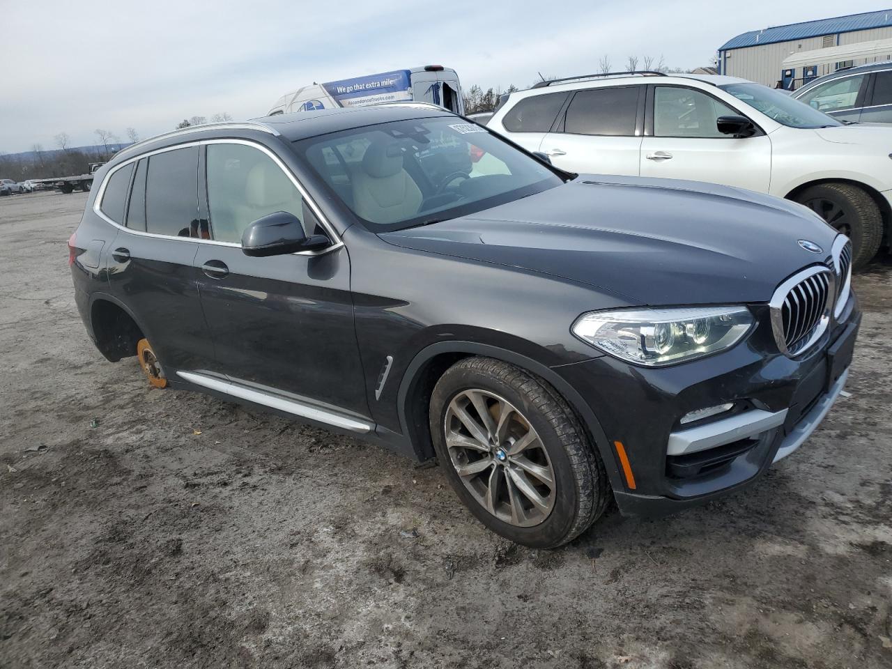 VIN 5UXTR9C58KLR03642 2019 BMW X3 no.4