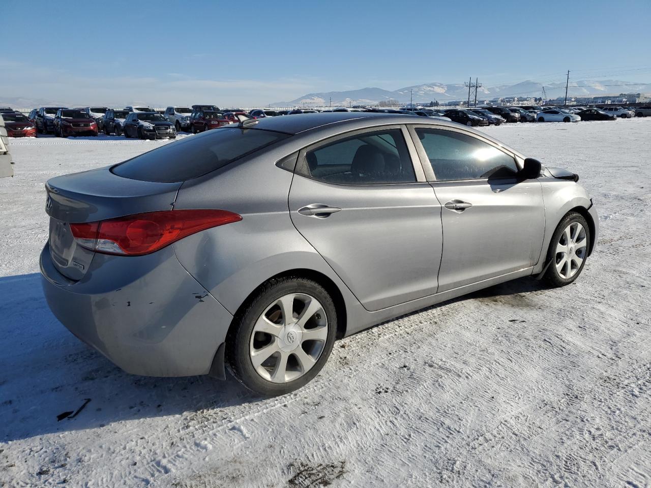 2013 Hyundai Elantra - Image 3