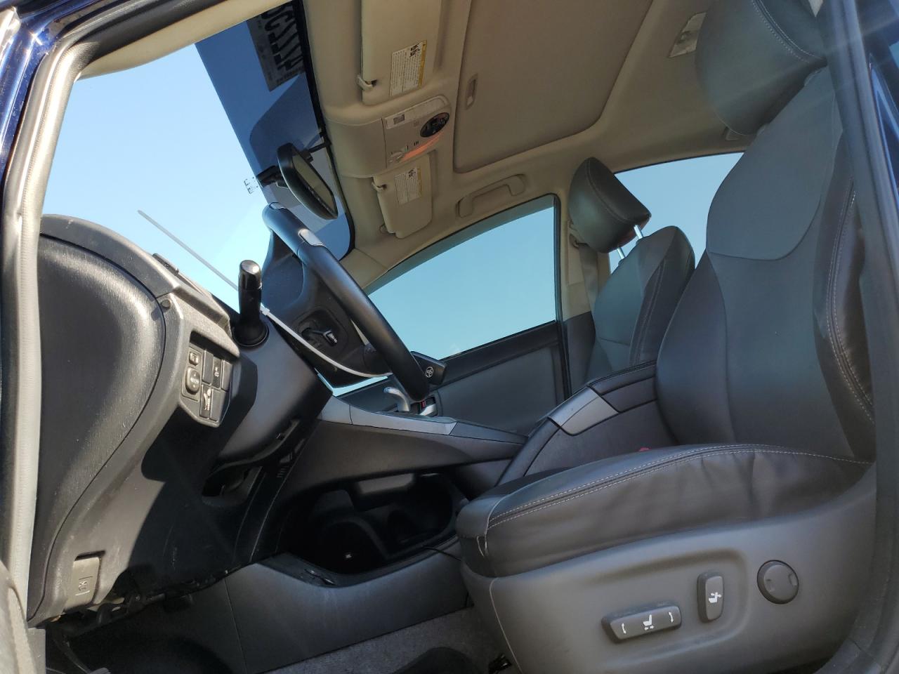 2012 Toyota Prius - Image 7