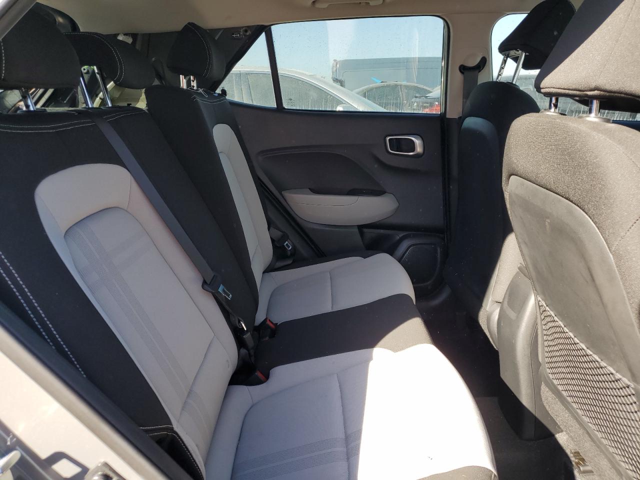 2023 Hyundai Venue - Image 11