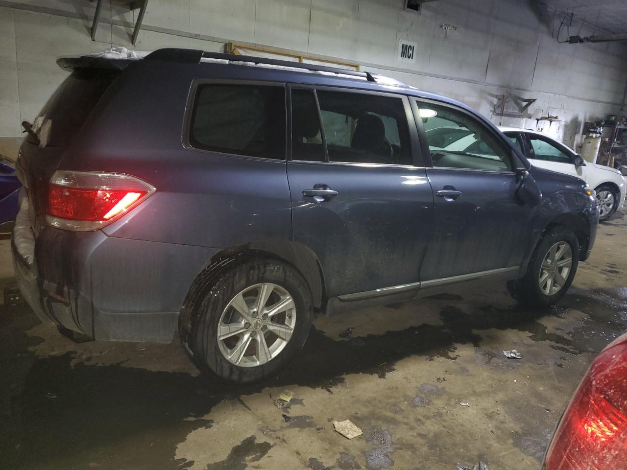 2011 Toyota Highlander - Image 3
