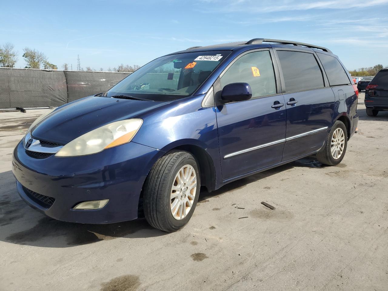 2007 Toyota Sienna - Image 1
