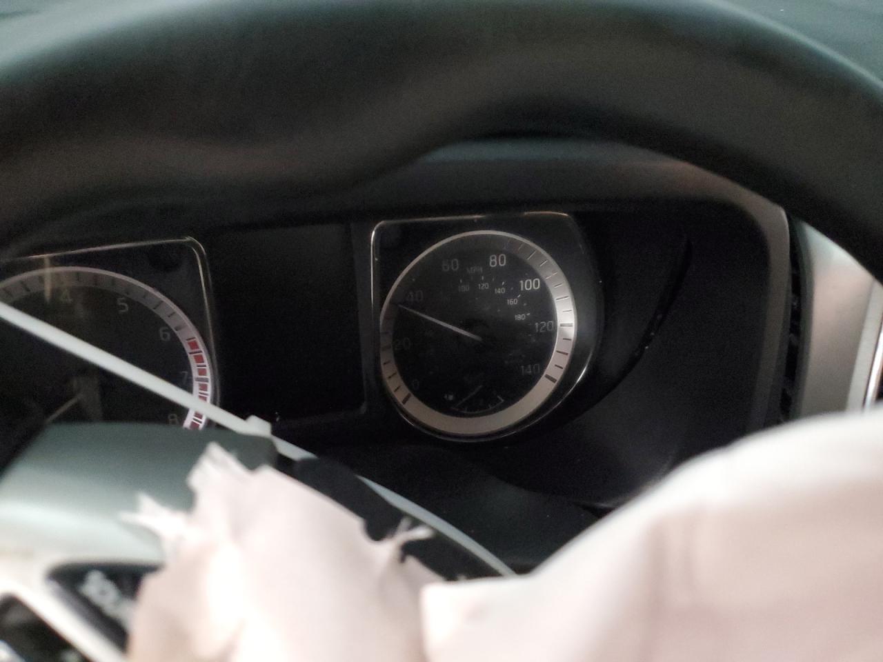 2017 Nissan Titan - Image 9