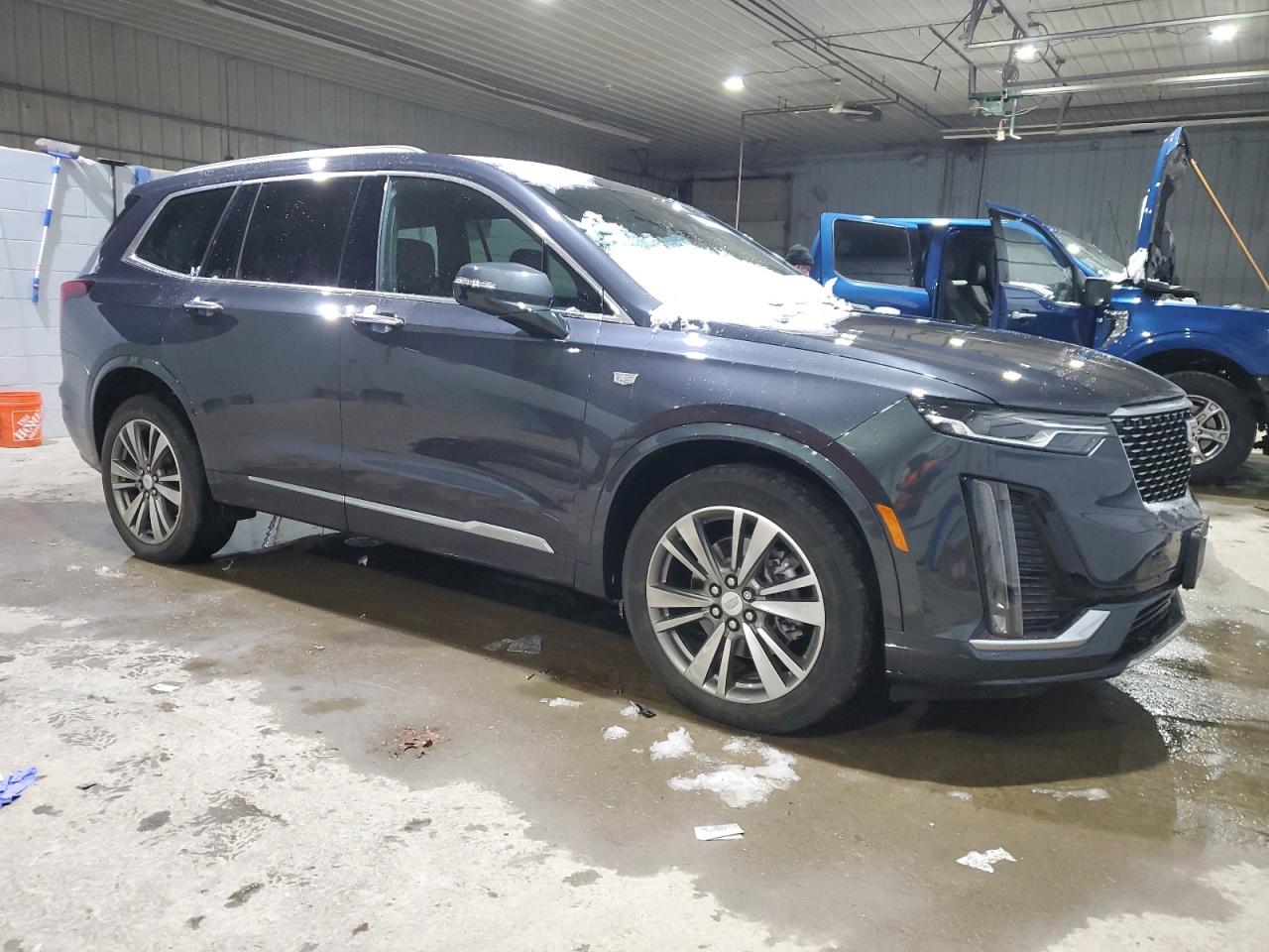 2021 Cadillac XT6 - Image 4