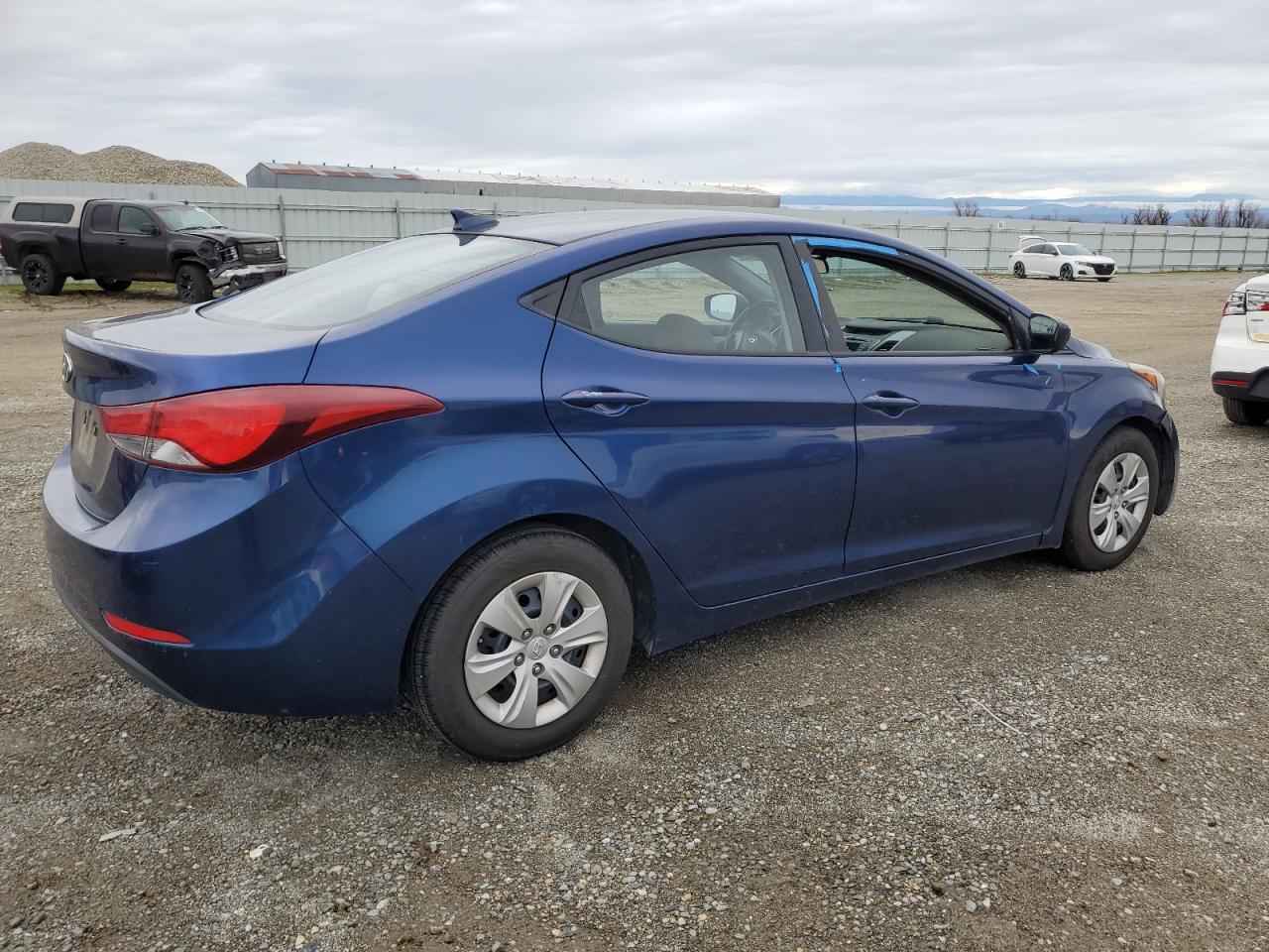 VIN 5NPDH4AE9GH697080 2016 HYUNDAI ELANTRA no.3