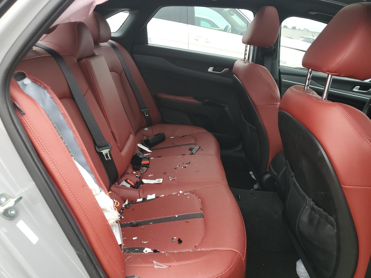 2024 Kia K5 - Image 10