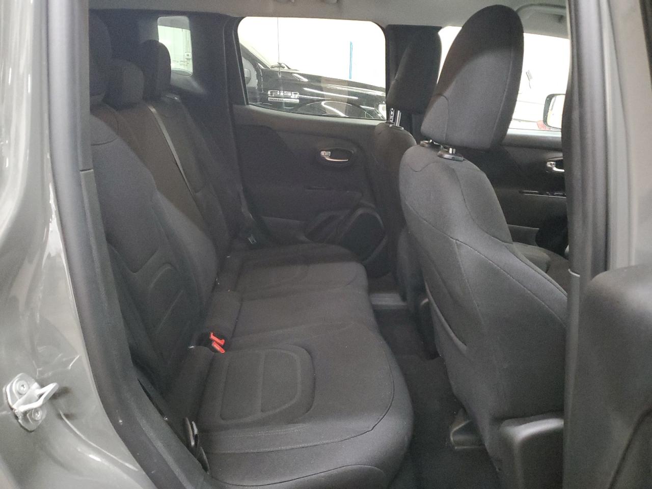 2019 Jeep Renegade - Image 11