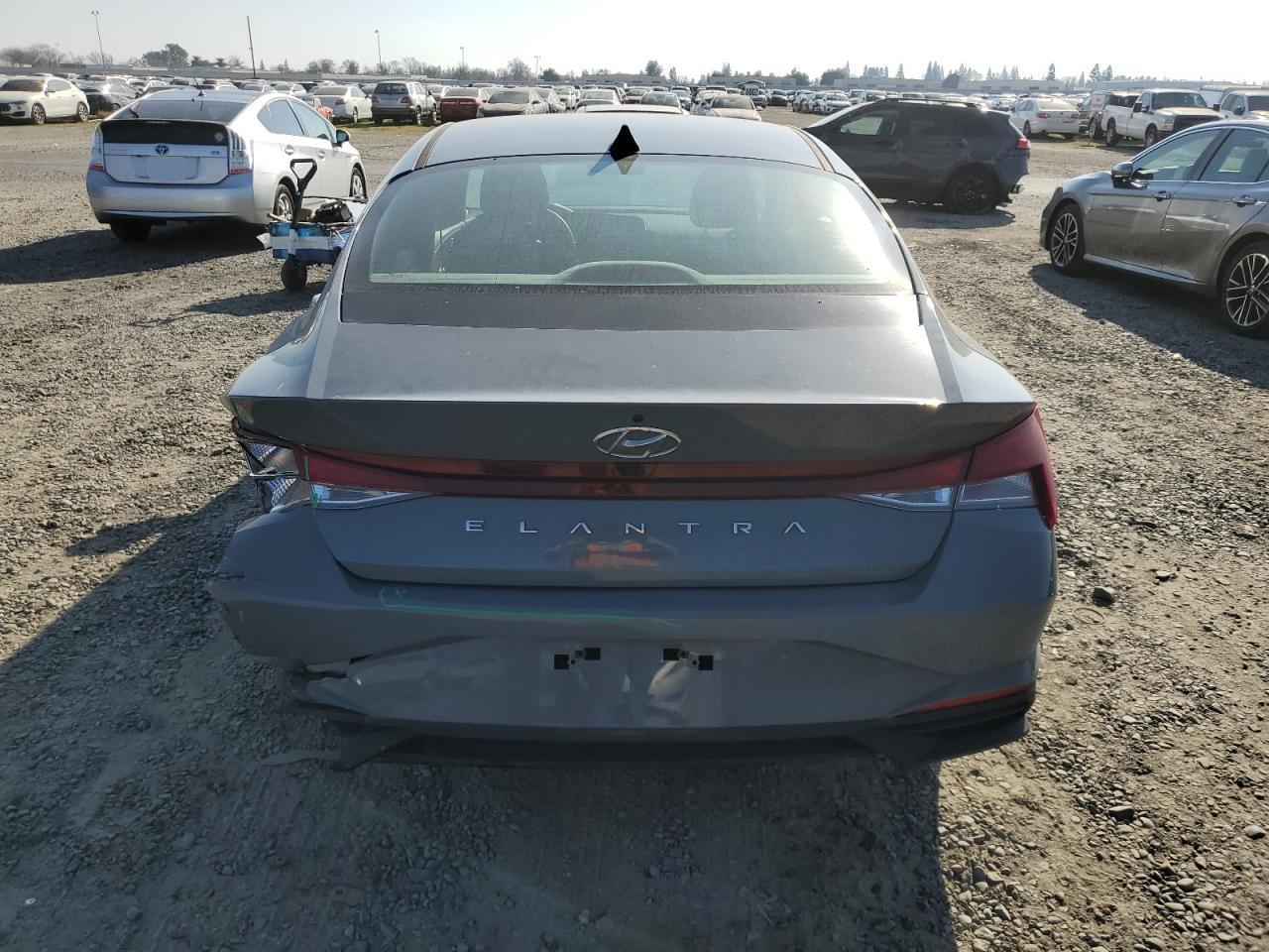 2023 Hyundai Elantra - Image 6