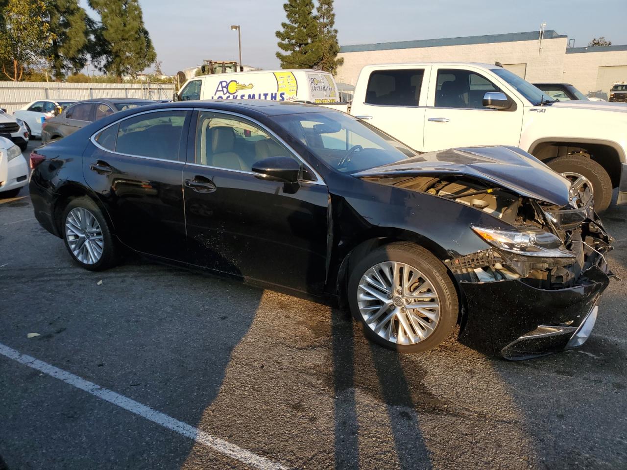 2016 Lexus ES - Image 4