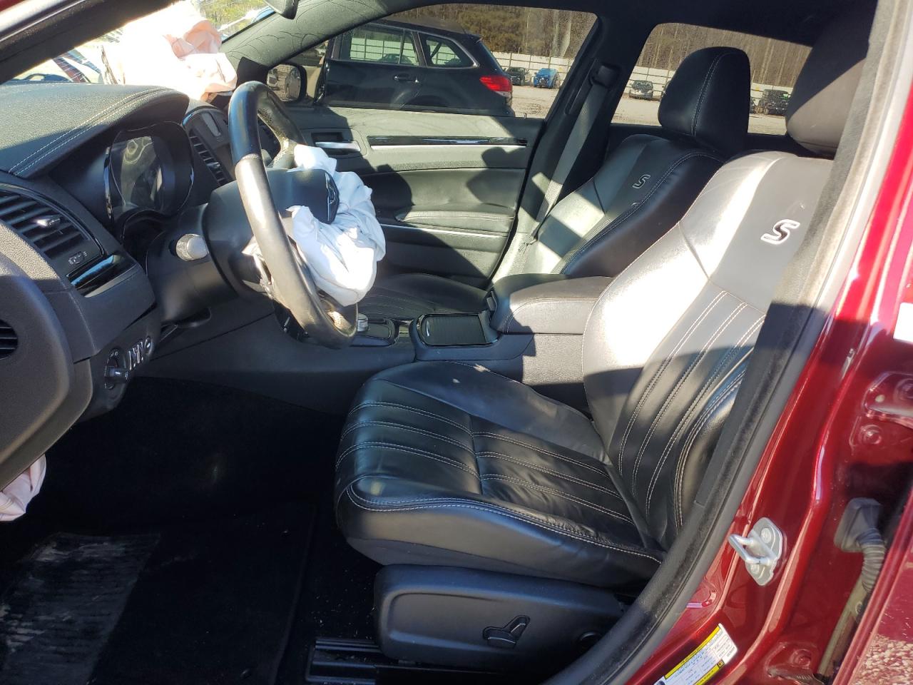 2019 Chrysler 300 - Image 7