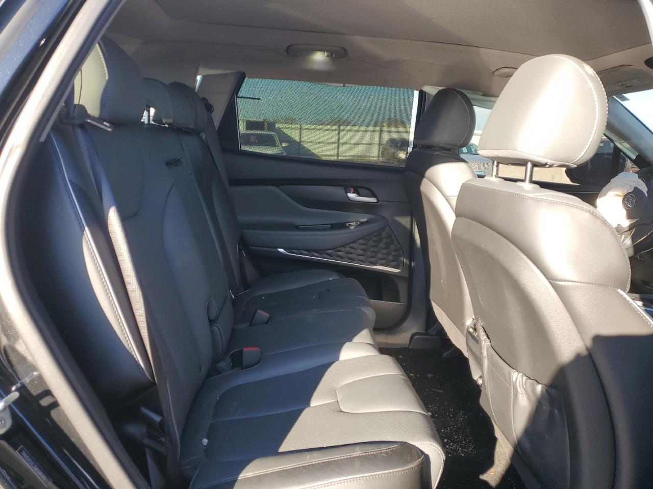 2021 Hyundai Santa Fe - Image 11