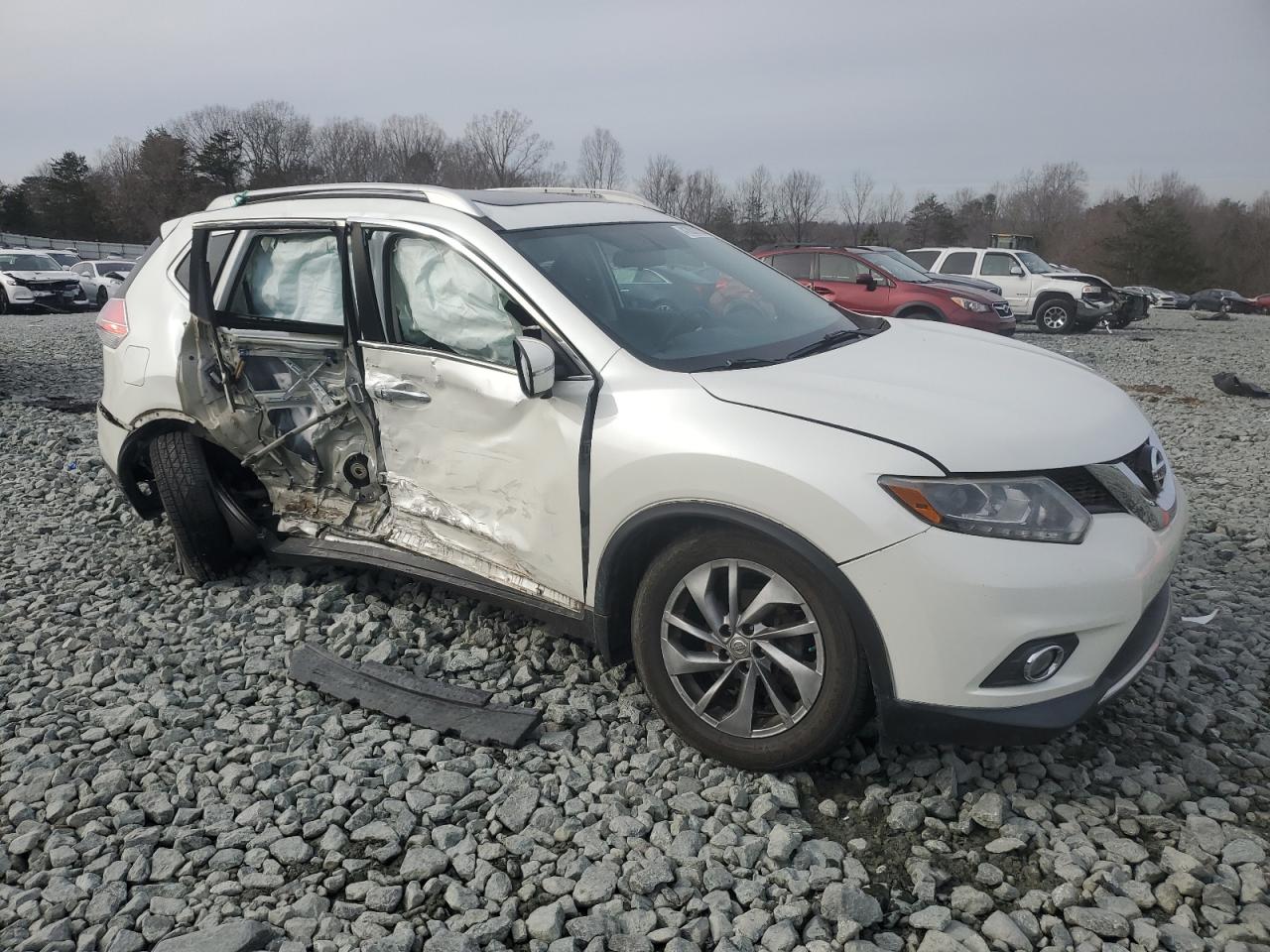 2015 Nissan Rogue - Image 4