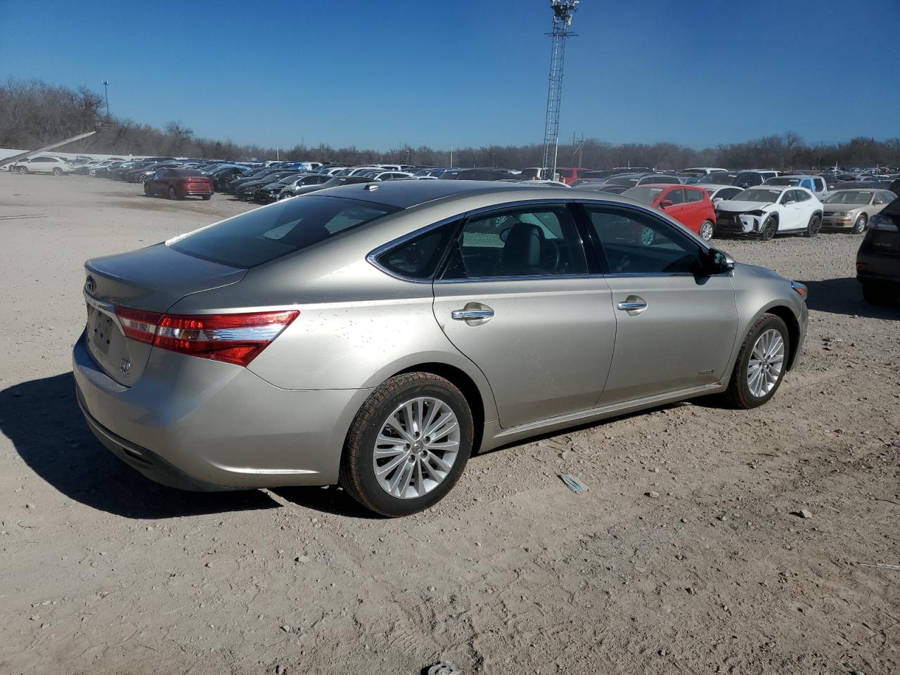 2014 Toyota Avalon - Image 3